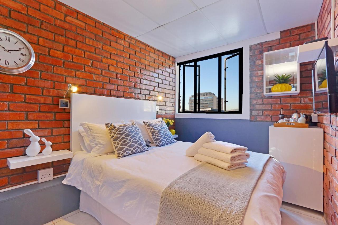 The Rhino Hotel & Apartments Cape Town Exterior photo