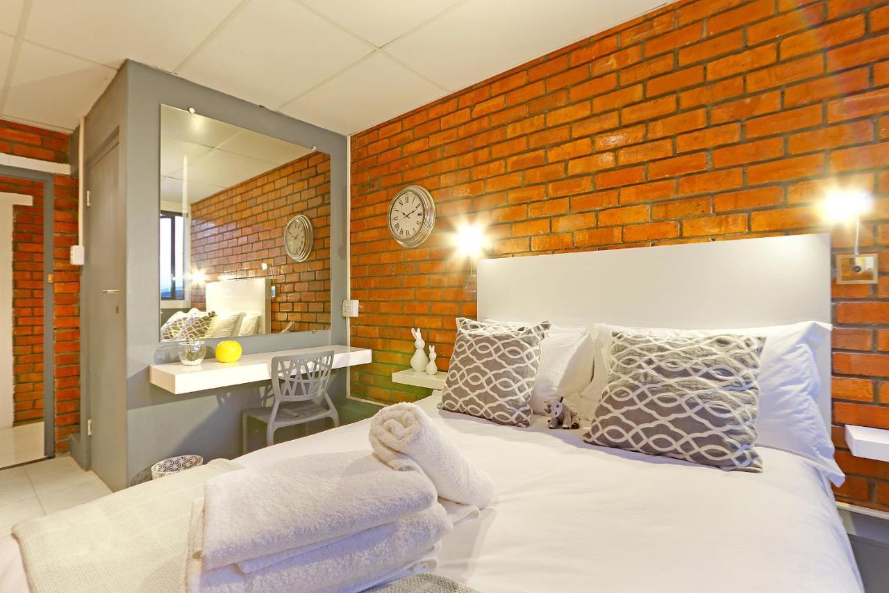 The Rhino Hotel & Apartments Cape Town Exterior photo