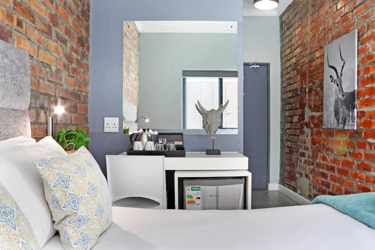 The Rhino Hotel & Apartments Cape Town Exterior photo
